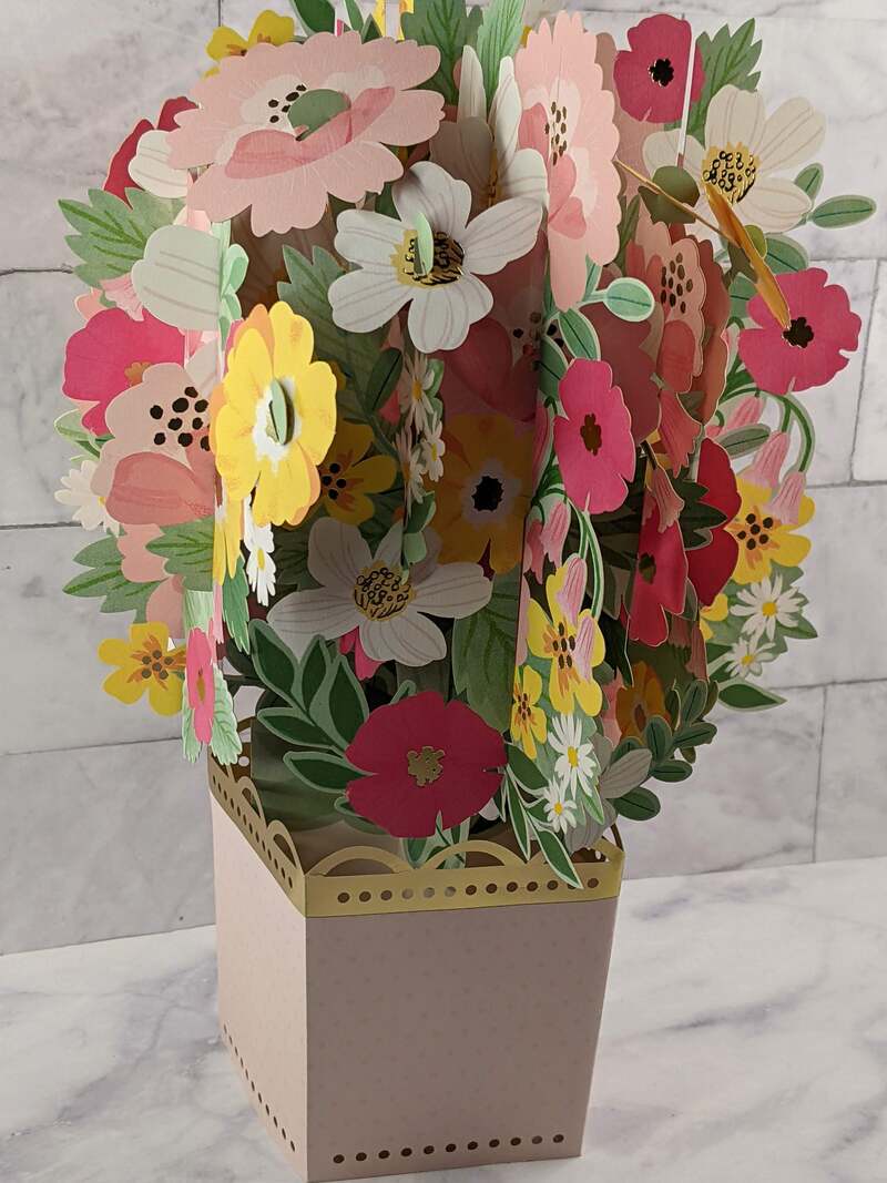 Large Bouquet Pop-Up Card Decor