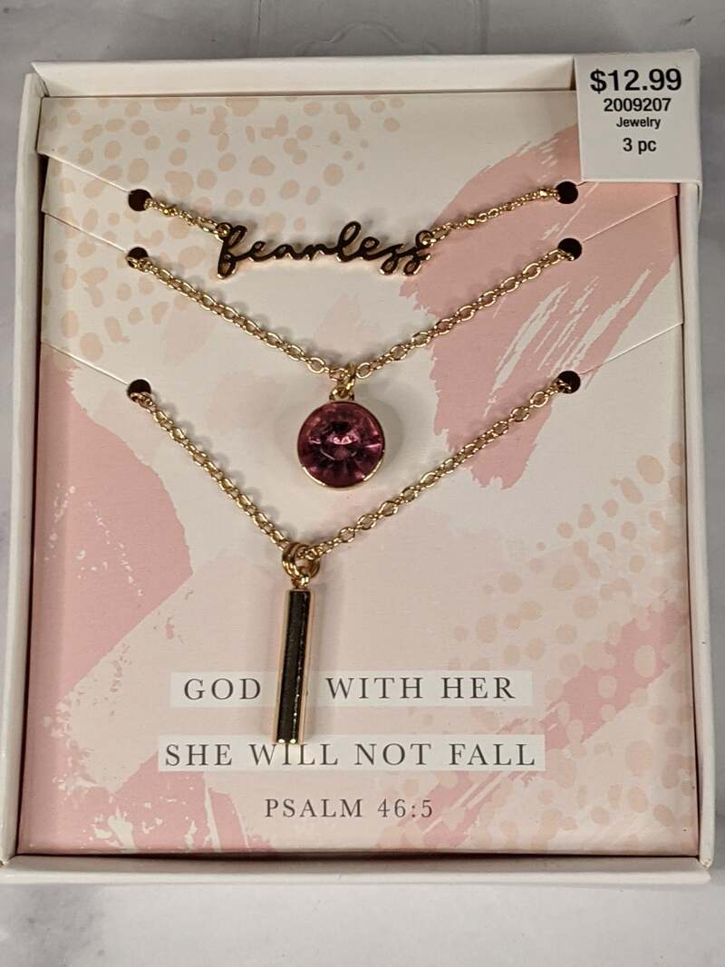 Fearless Necklace Set
