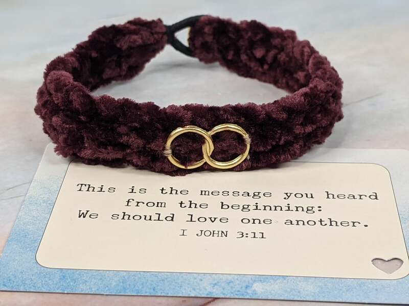 Velvet Ring Bracelet with Love One Another Card